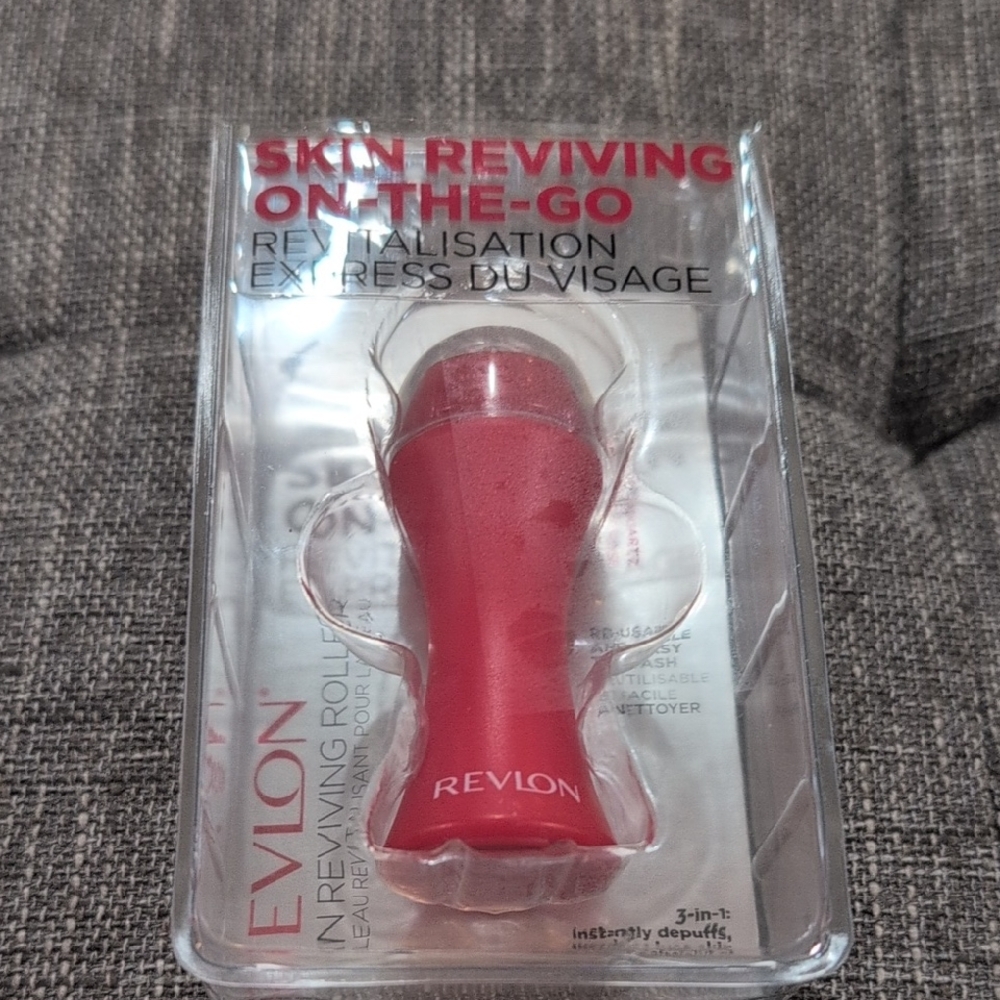 Revlon On-the-Go Skin Reviver in Bold Red